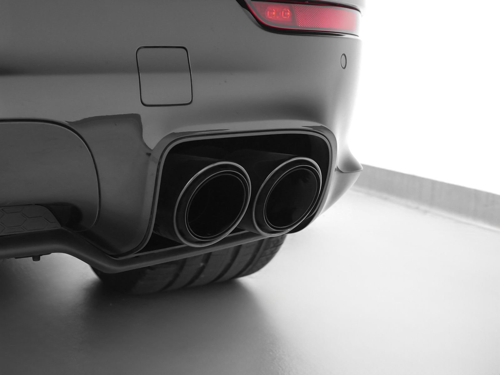 Certified 2023 Porsche Cayenne GTS AWD/4WD image 17
