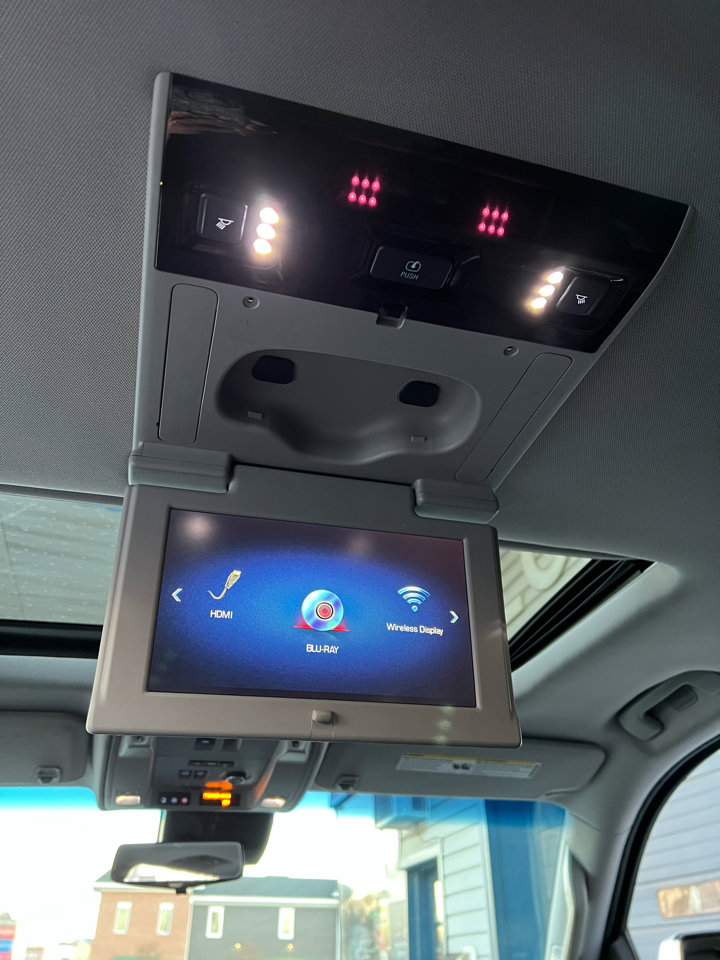 Used 2017 Cadillac Escalade Luxury image 13