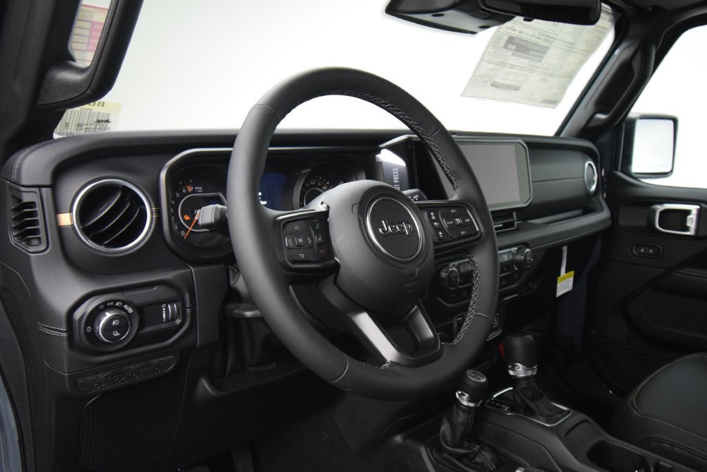 New 2026 Jeep Gladiator Sport AWD/4WD image 35