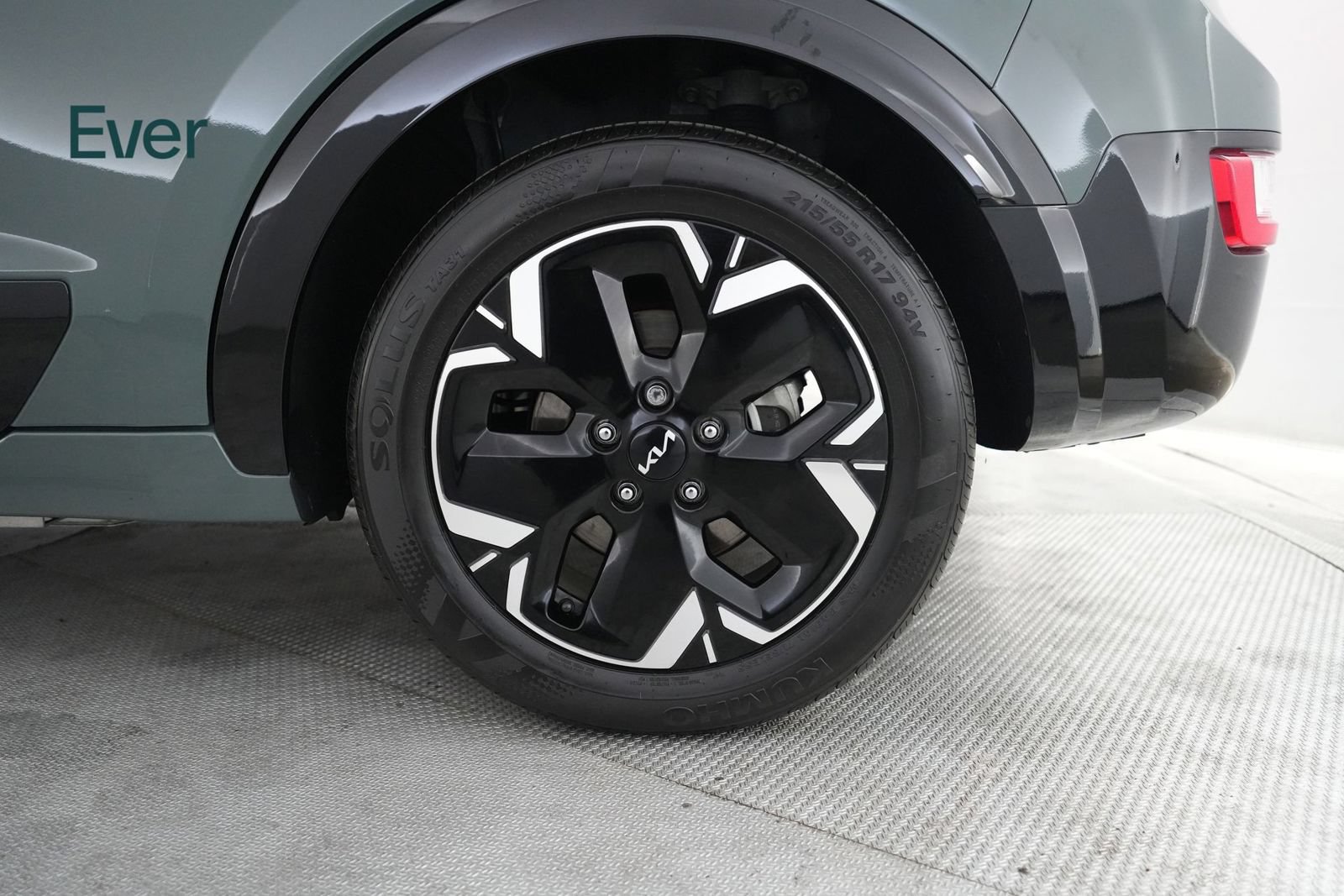 Used 2023 Kia Niro Wind FWD image 9