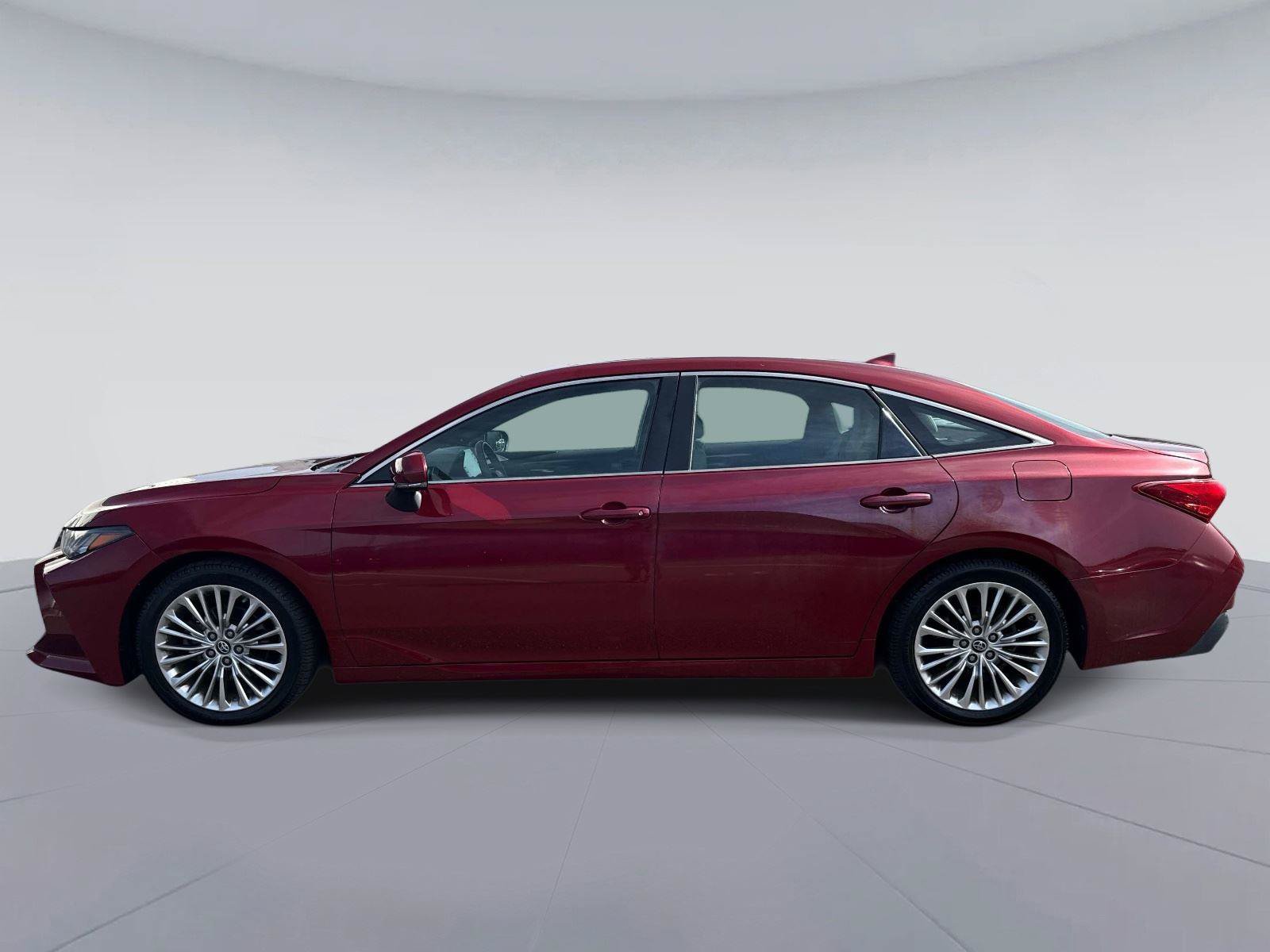 Used 2019 Toyota Avalon Limited FWD image 7