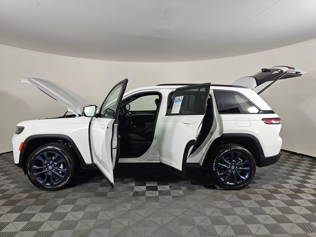 New 2026 Jeep Grand Cherokee Limited AWD/4WD image 16