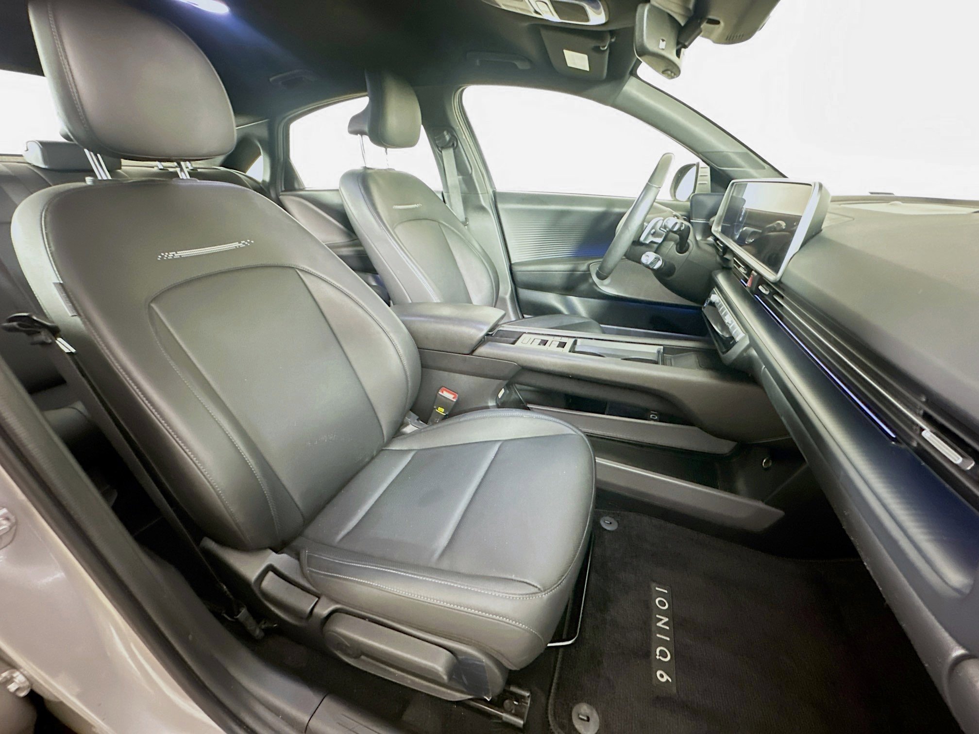 Used 2024 Hyundai Ioniq 6 SEL RWD image 31