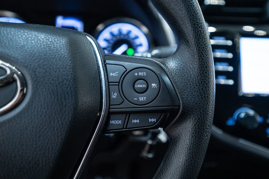Used 2019 Toyota Camry LE FWD image 19