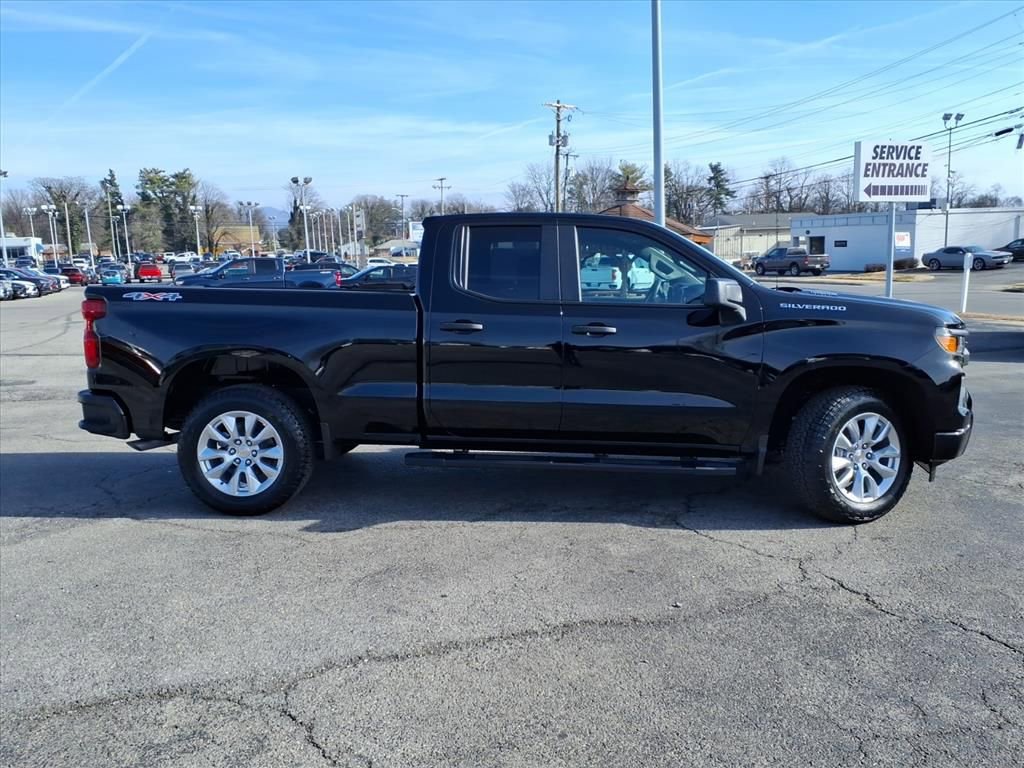 New 2026 Chevrolet Silverado 1500 Custom image 3