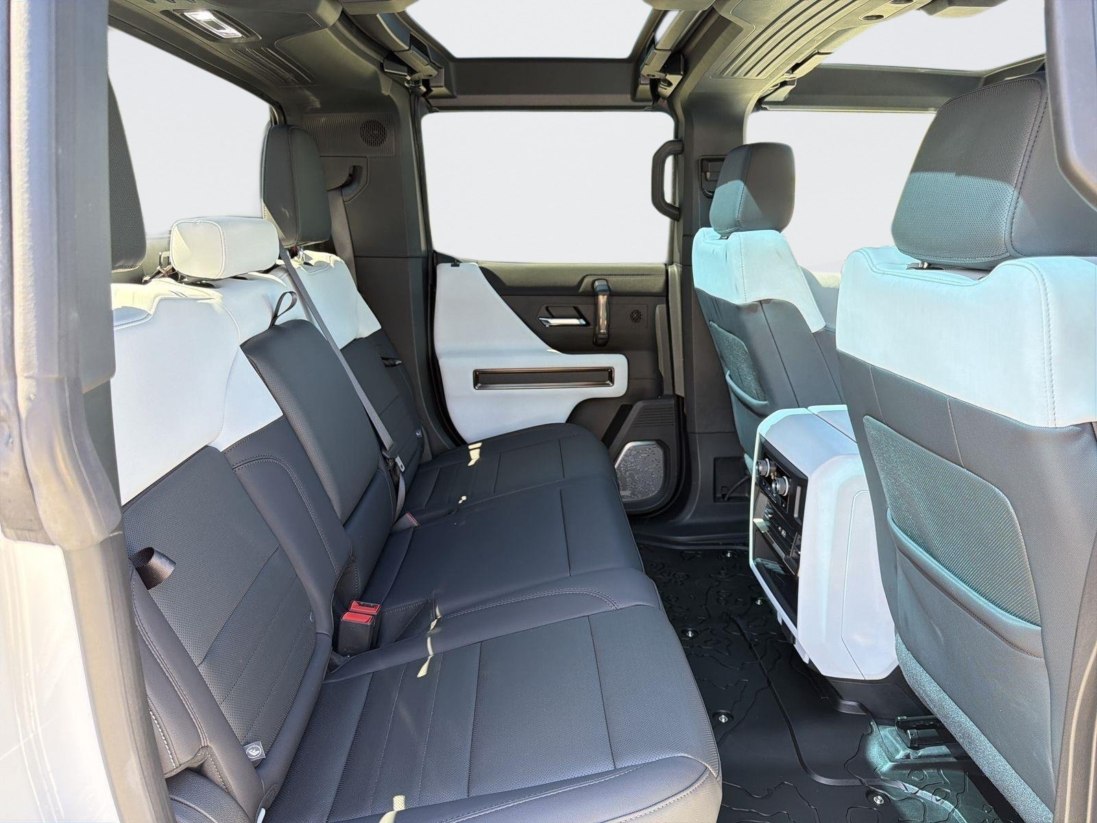 Used 2025 GMC Hummer EV 3X w/ Battery Pack, 24 Module Pack AWD/4WD image 30