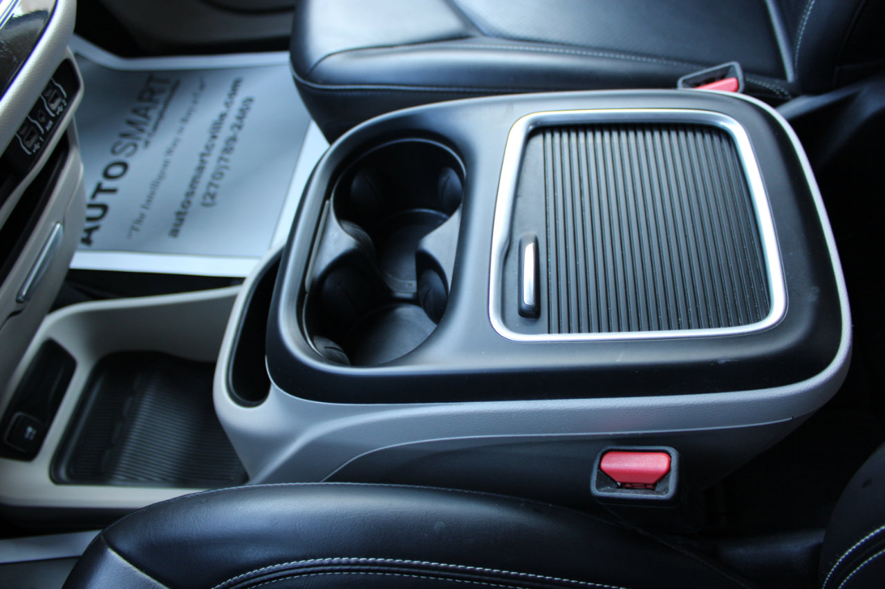 Used 2023 Chrysler Pacifica Touring-L image 33