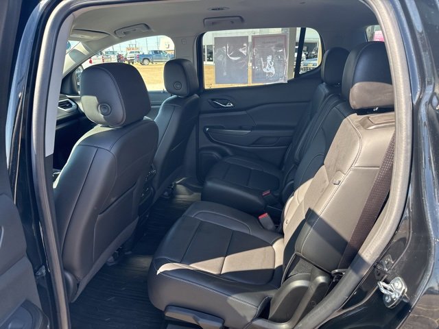 Used 2023 GMC Acadia SLT w/ LPO, Floor Liner Package image 14