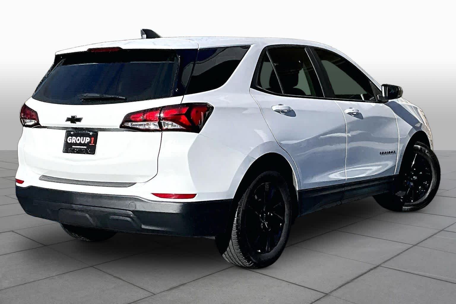 Used 2023 Chevrolet Equinox LS w/ Midnight Edition FWD image 13