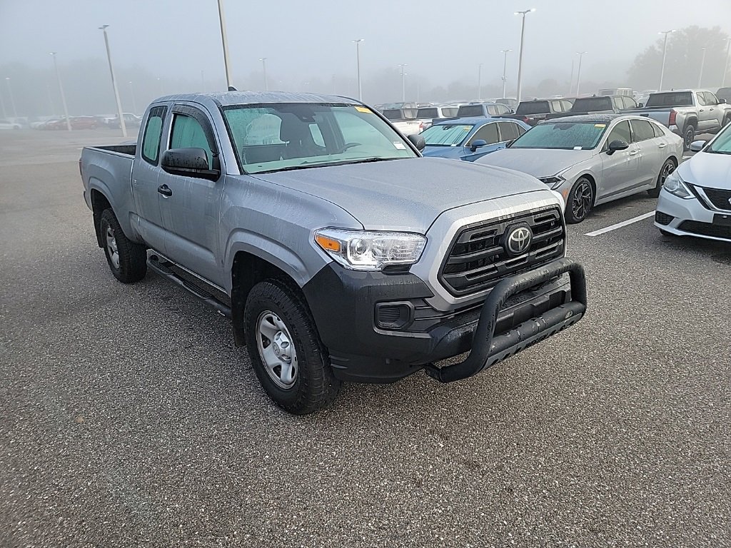 Used 2018 Toyota Tacoma SR image 2