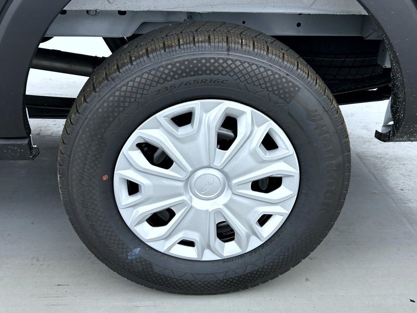 New 2027 Ford Transit 250 148 Medium Roof w/ Load Area Protection Package RWD image 19
