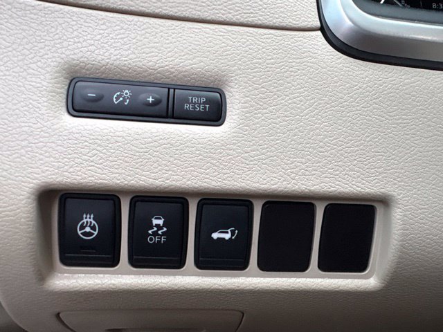 Used 2015 Nissan Murano Platinum w/ Platinum Technology Package FWD image 23