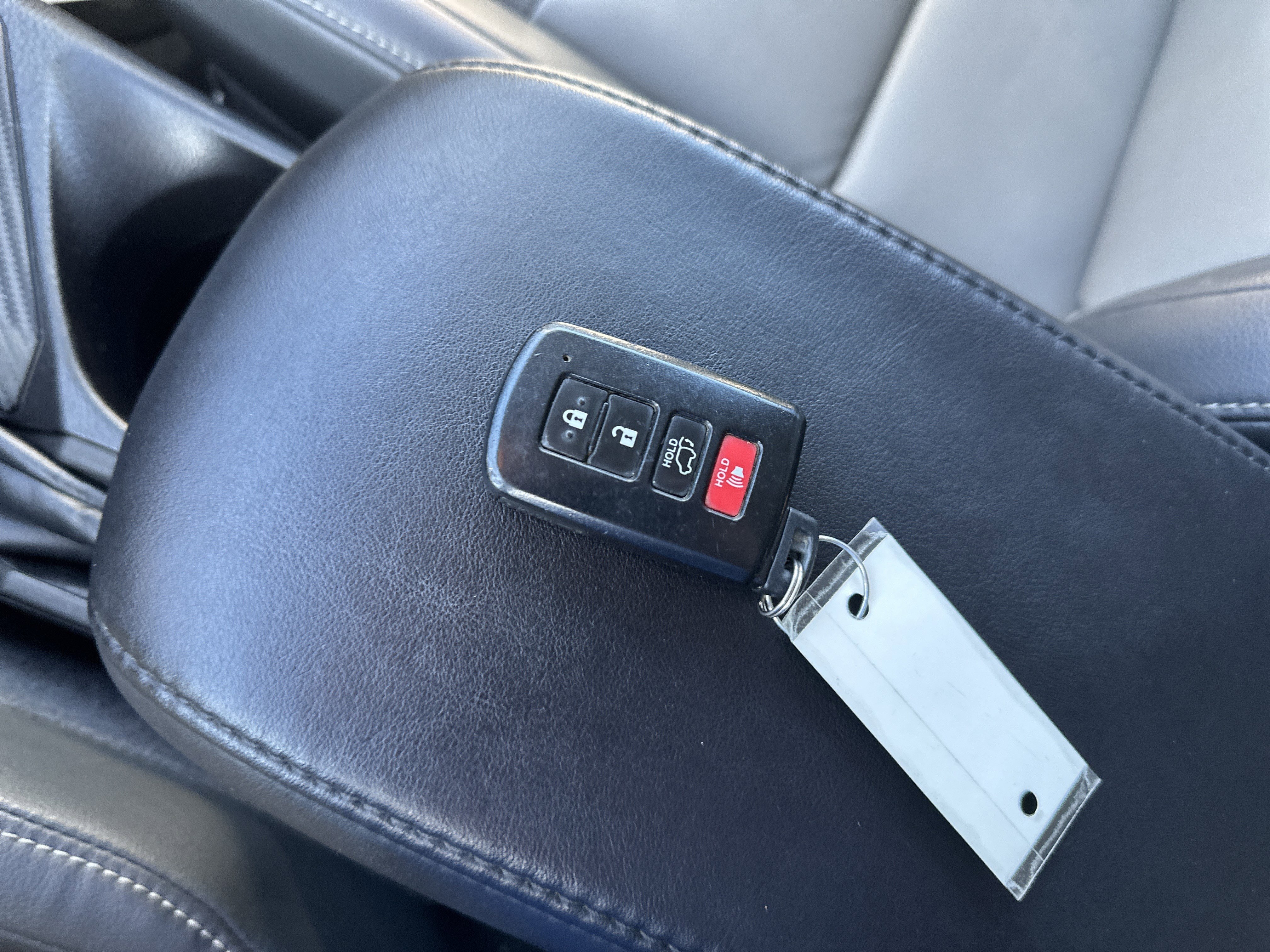 Used 2014 Toyota RAV4 Limited image 30