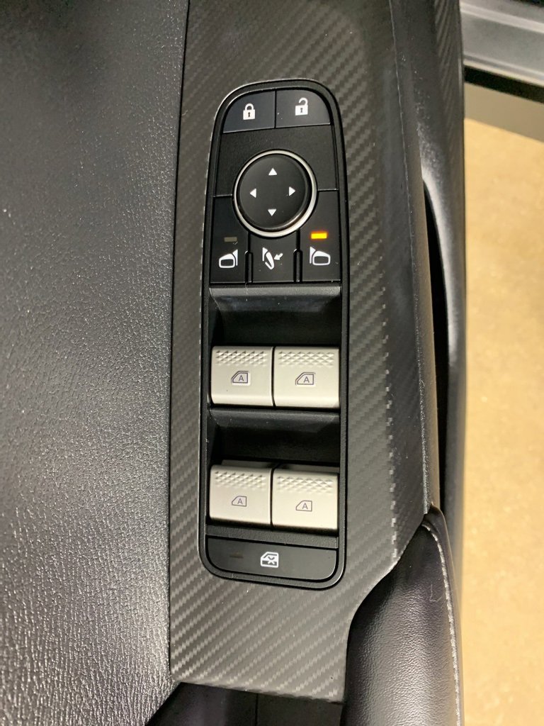 Used 2023 Mitsubishi Outlander SE image 18