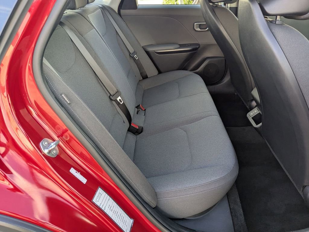 Used 2025 Kia K4 LXS image 28