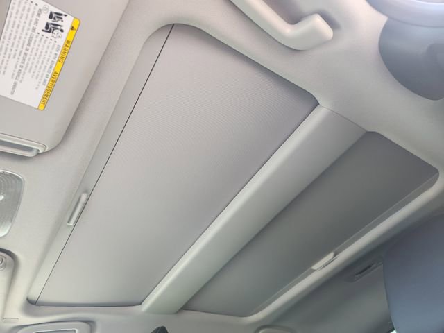 Used 2025 Toyota Prius FWD image 23