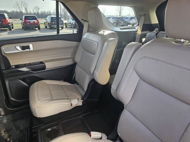 Used 2020 Ford Explorer Limited image 16