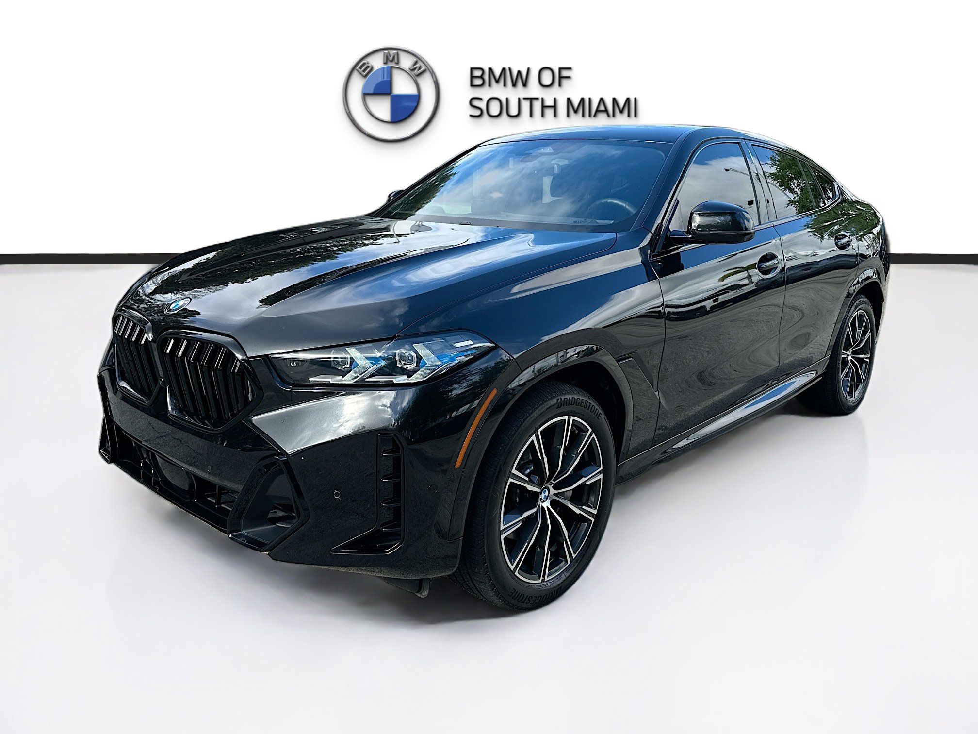 Used 2025 BMW X6 xDrive40i w/ Climate Comfort Package image 3