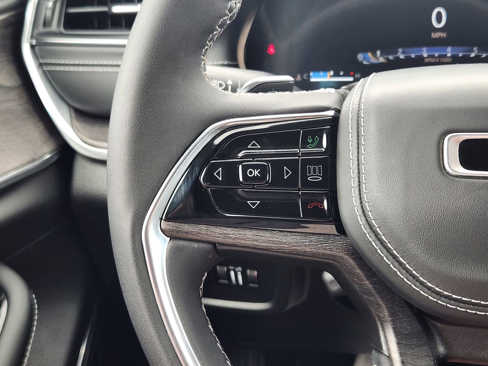 Used 2024 Jeep Grand Cherokee Overland image 31