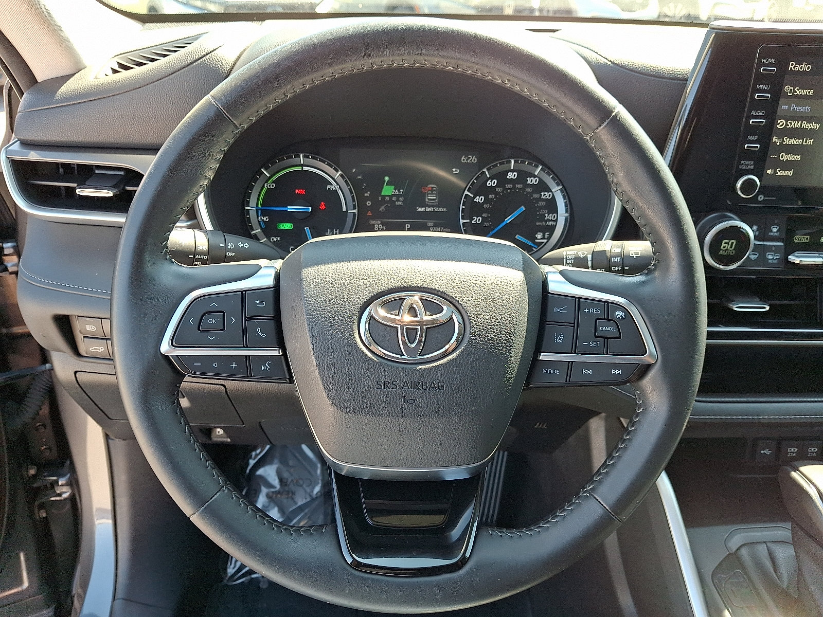 Used 2020 Toyota Highlander XLE AWD/4WD image 20