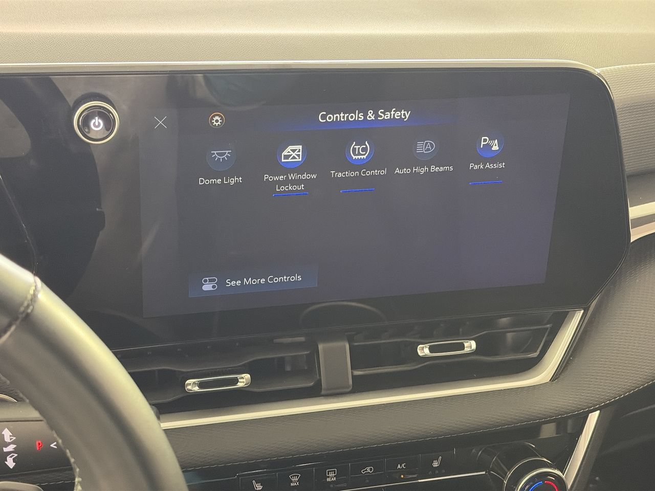 Used 2025 Chevrolet Equinox LT FWD image 14