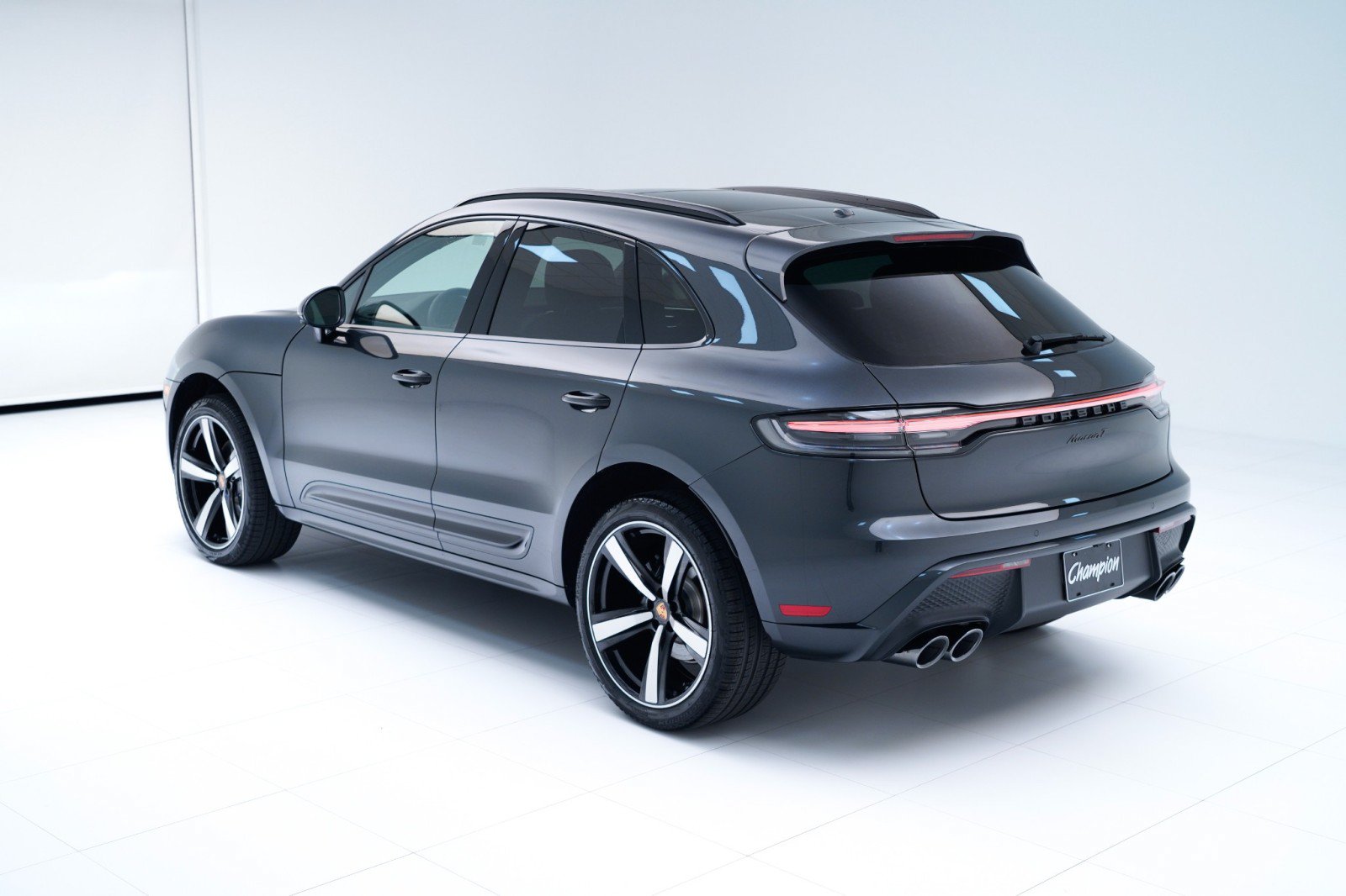 Certified 2026 Porsche Macan Turbo AWD/4WD image 3