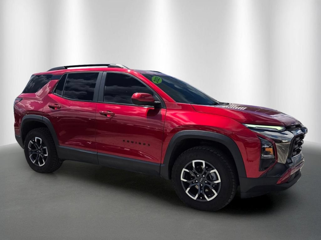 Used 2025 Chevrolet Equinox ACTIV FWD image 2