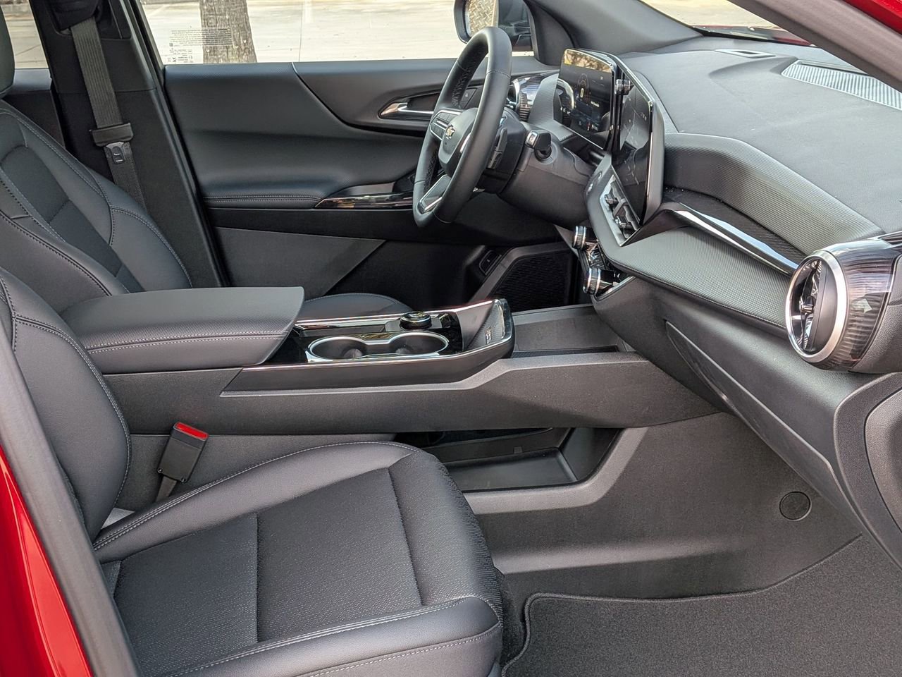 Used 2026 Chevrolet Equinox LT w/ Convenience Package II image 24