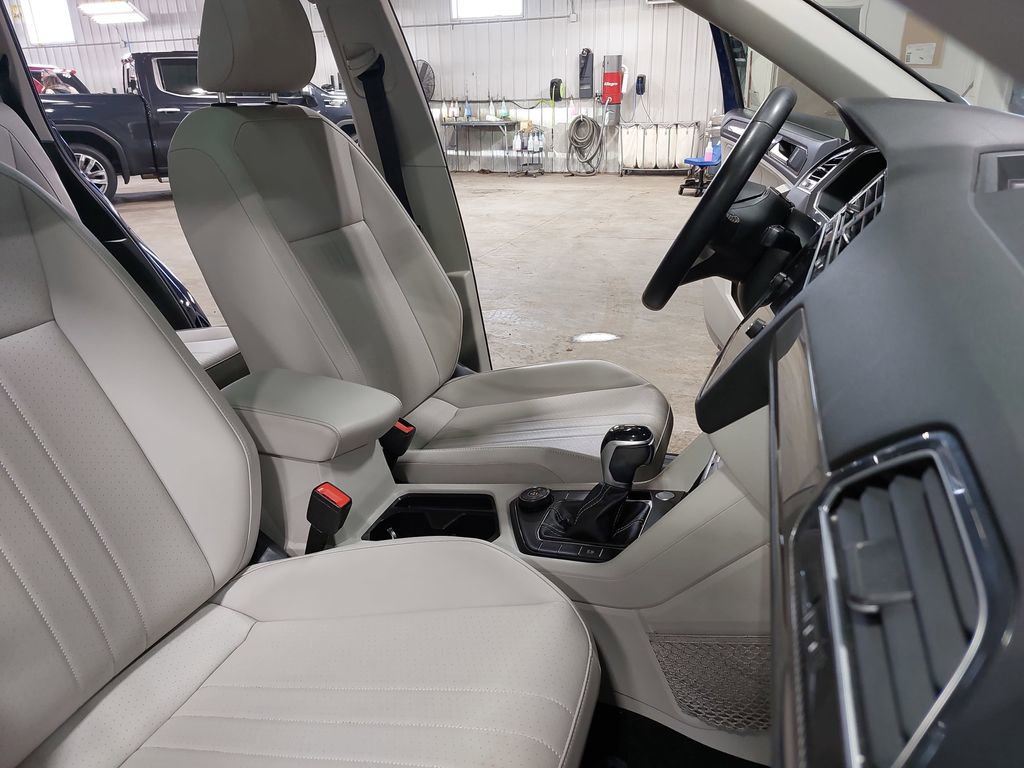 Used 2022 Volkswagen Tiguan SE image 10
