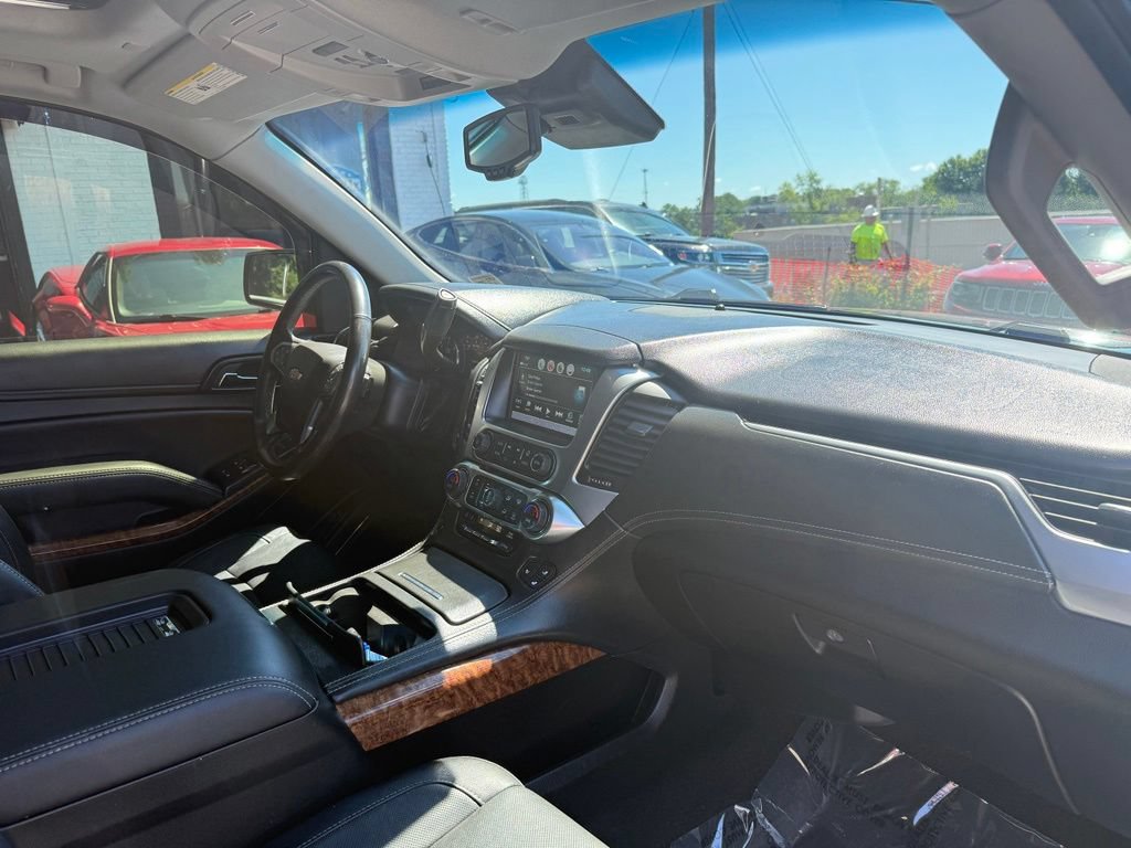 Used 2018 Chevrolet Suburban Premier w/ RST Edition AWD/4WD image 8