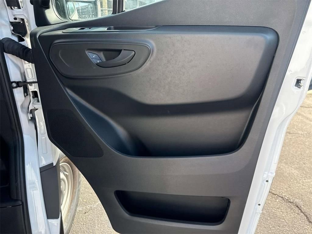 Used 2025 Mercedes-Benz Sprinter 2500 image 15