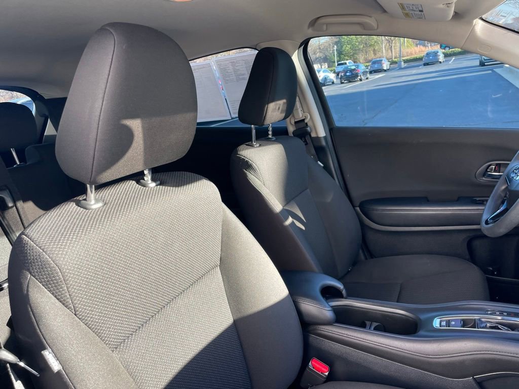 Certified 2017 Honda HR-V LX image 28