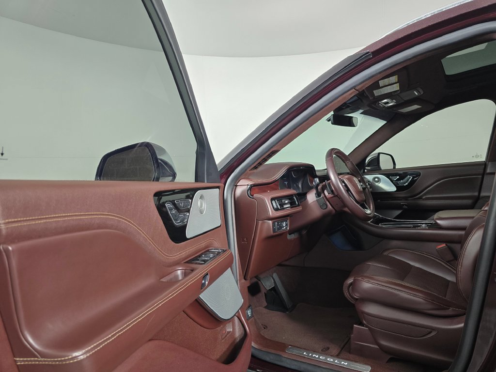 Certified 2021 Lincoln Aviator Black Label w/ Dynamic Handling Package AWD/4WD image 22