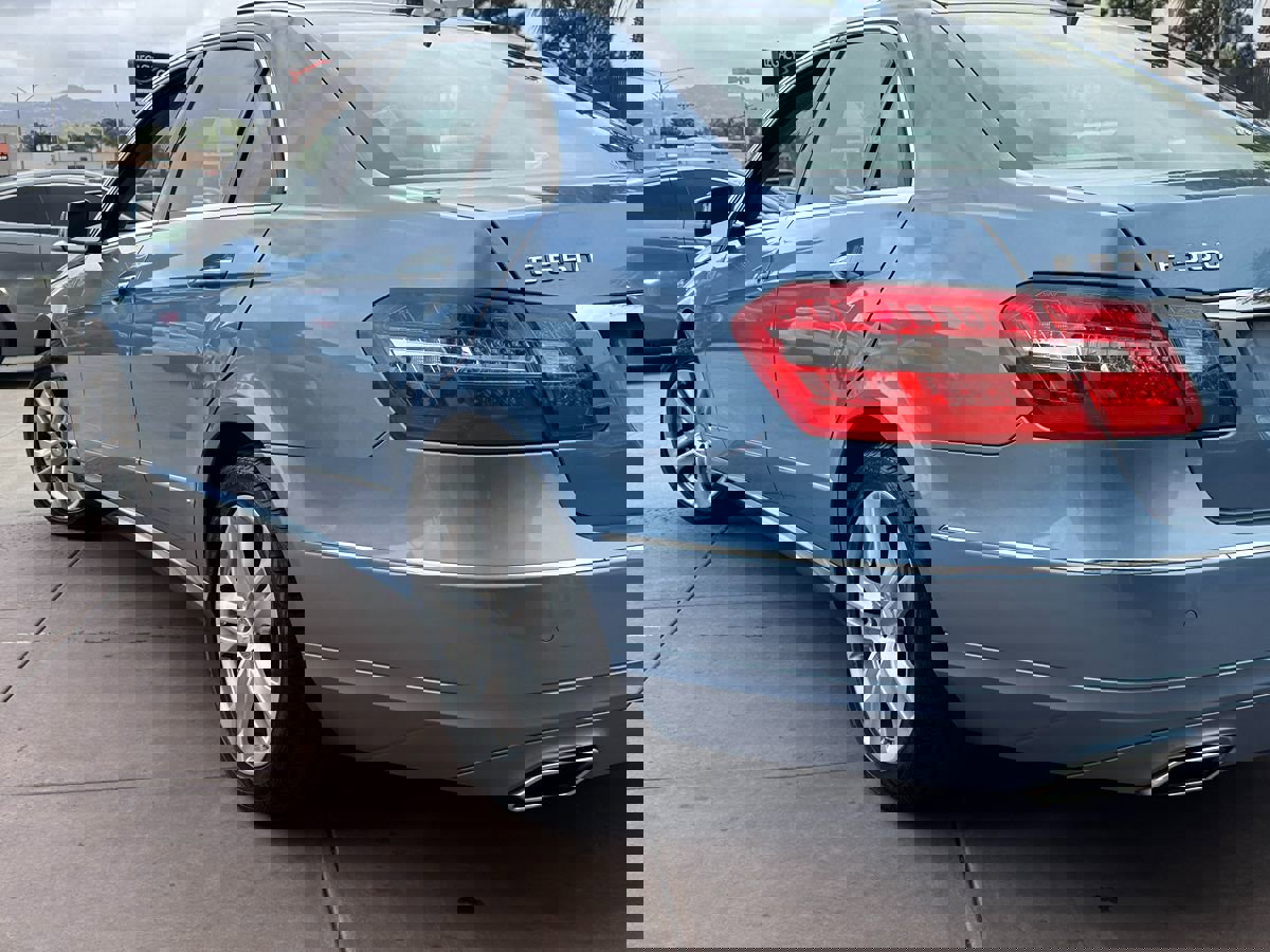 Used 2011 Mercedes-Benz E 550 Sedan image 13