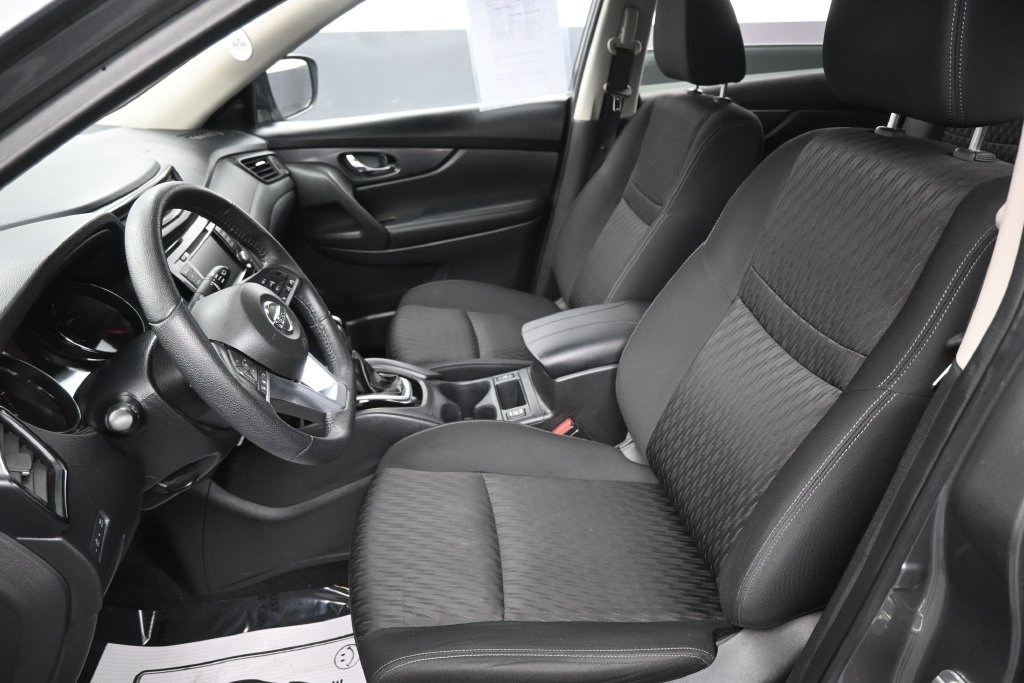 Used 2019 Nissan Rogue SV AWD/4WD image 16