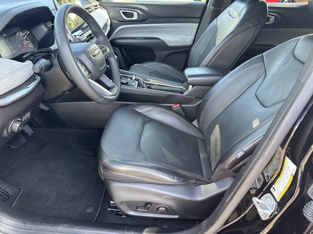 Certified 2023 Jeep Compass Latitude w/ Sun and Sound Group AWD/4WD image 10