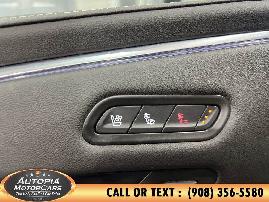 Used 2024 Cadillac Escalade Premium Luxury image 34