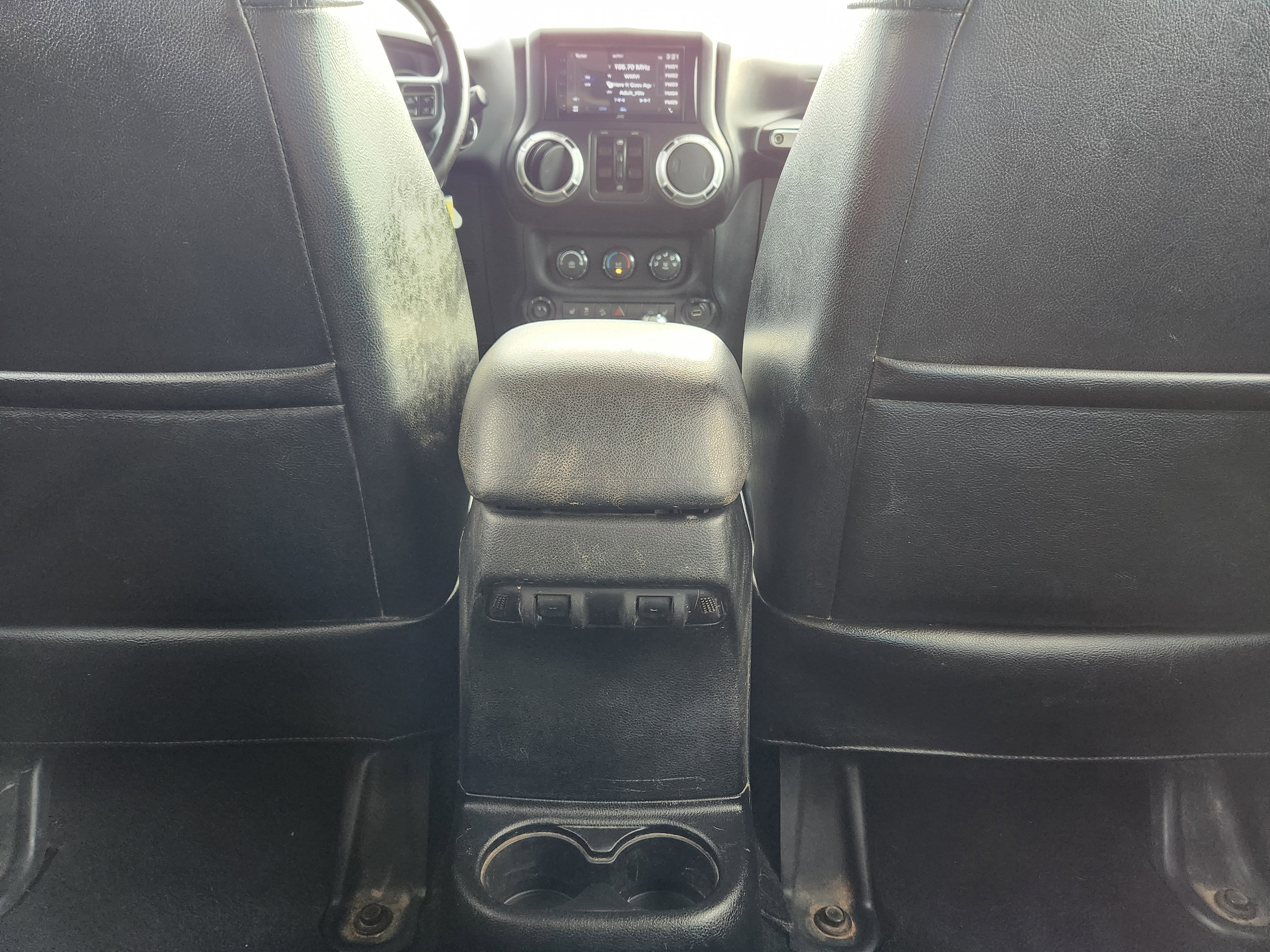 Used 2012 Jeep Wrangler Unlimited Sahara w/ Dual Top Group AWD/4WD image 13