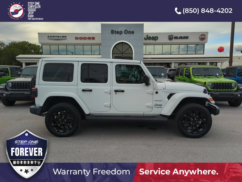 Used 2022 Jeep Wrangler Unlimited Sahara AWD/4WD image 7