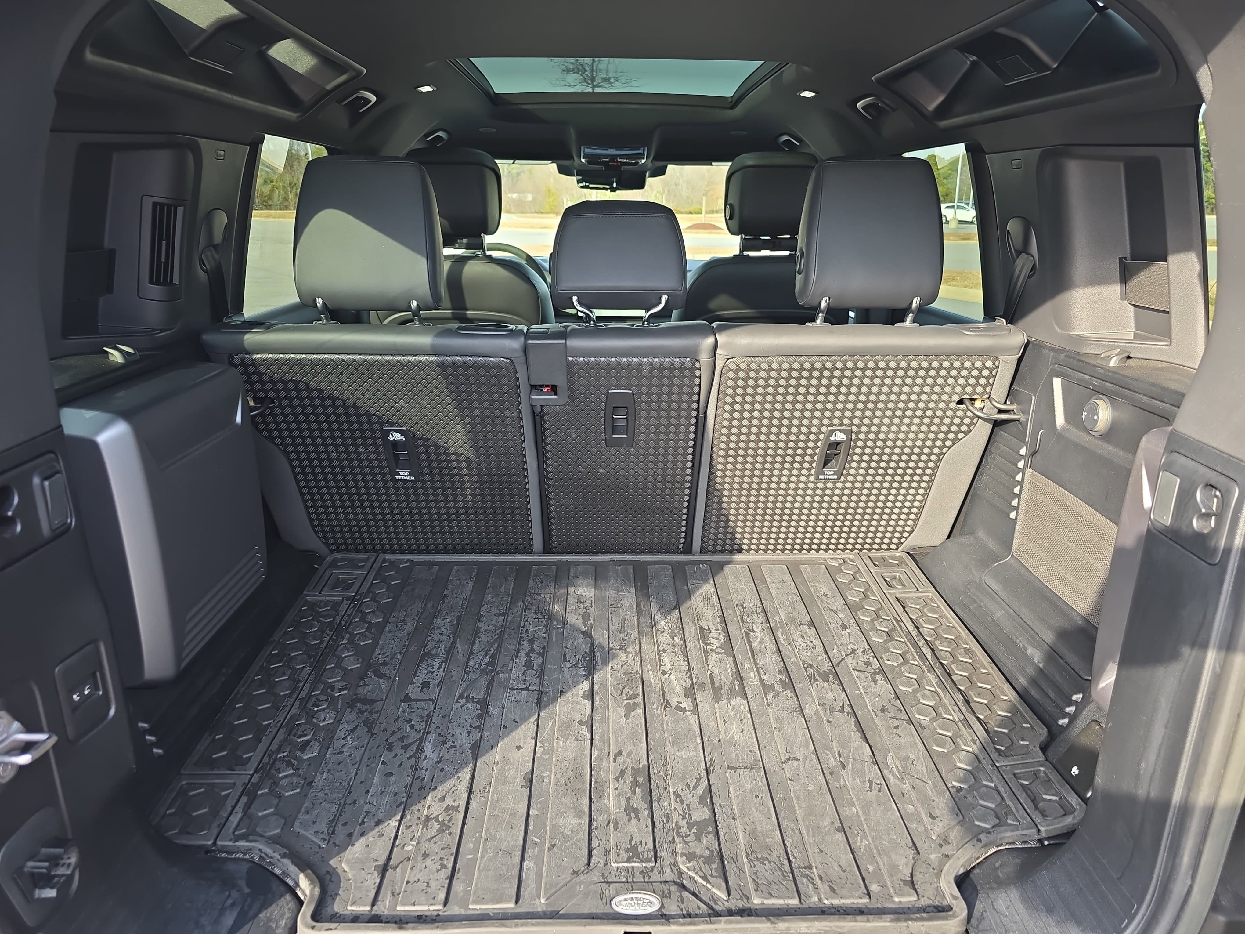 Used 2023 Land Rover Defender 110 V8 image 13