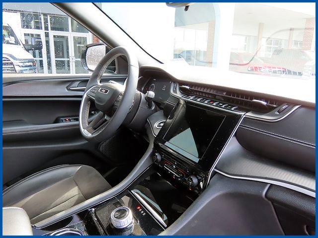 Used 2023 Jeep Grand Cherokee Altitude AWD/4WD image 8