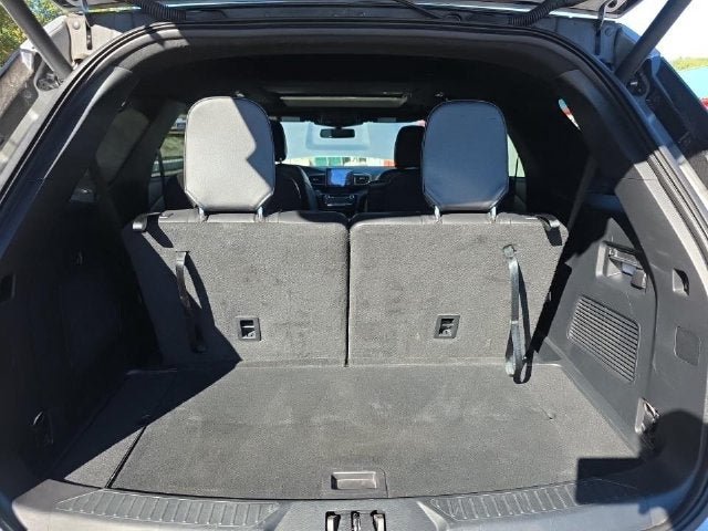 Used 2023 Ford Explorer ST-Line w/ Class IV Trailer Tow Package AWD/4WD image 12