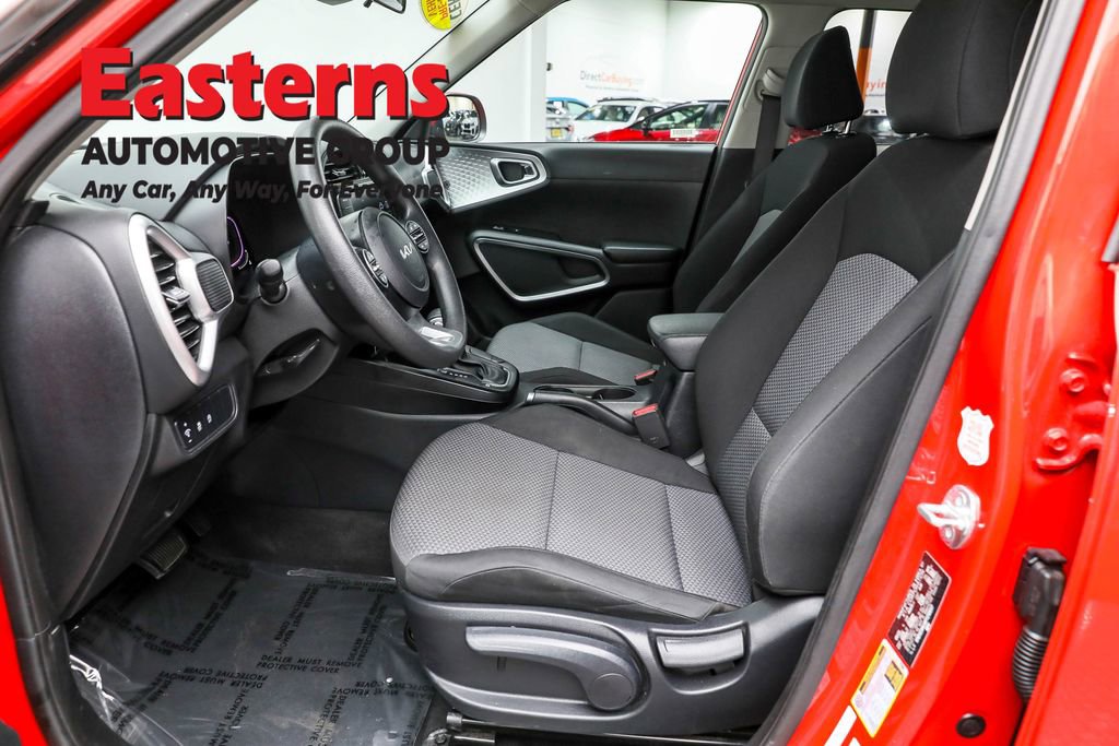 Used 2023 Kia Soul LX w/ Option Group 015 image 14