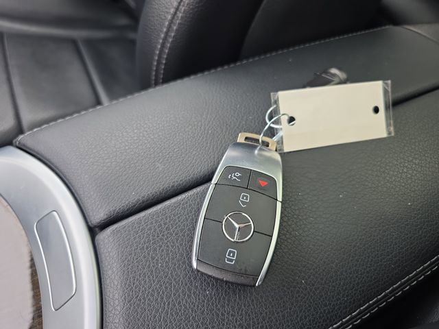 Used 2020 Mercedes-Benz GLC 300 4MATIC w/ AMG Line image 32