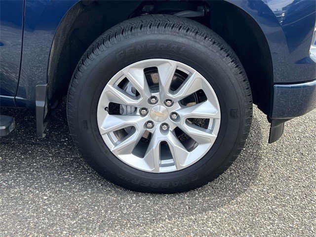 Certified 2022 Chevrolet Silverado 1500 Custom w/ LPO, Dark Essentials Package image 8