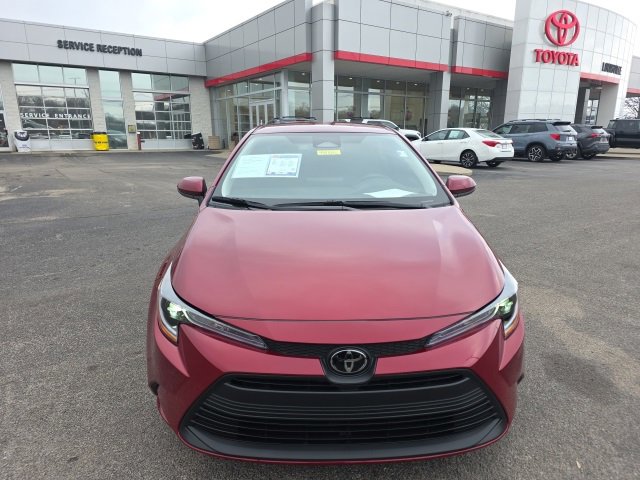 Used 2025 Toyota Corolla LE image 2