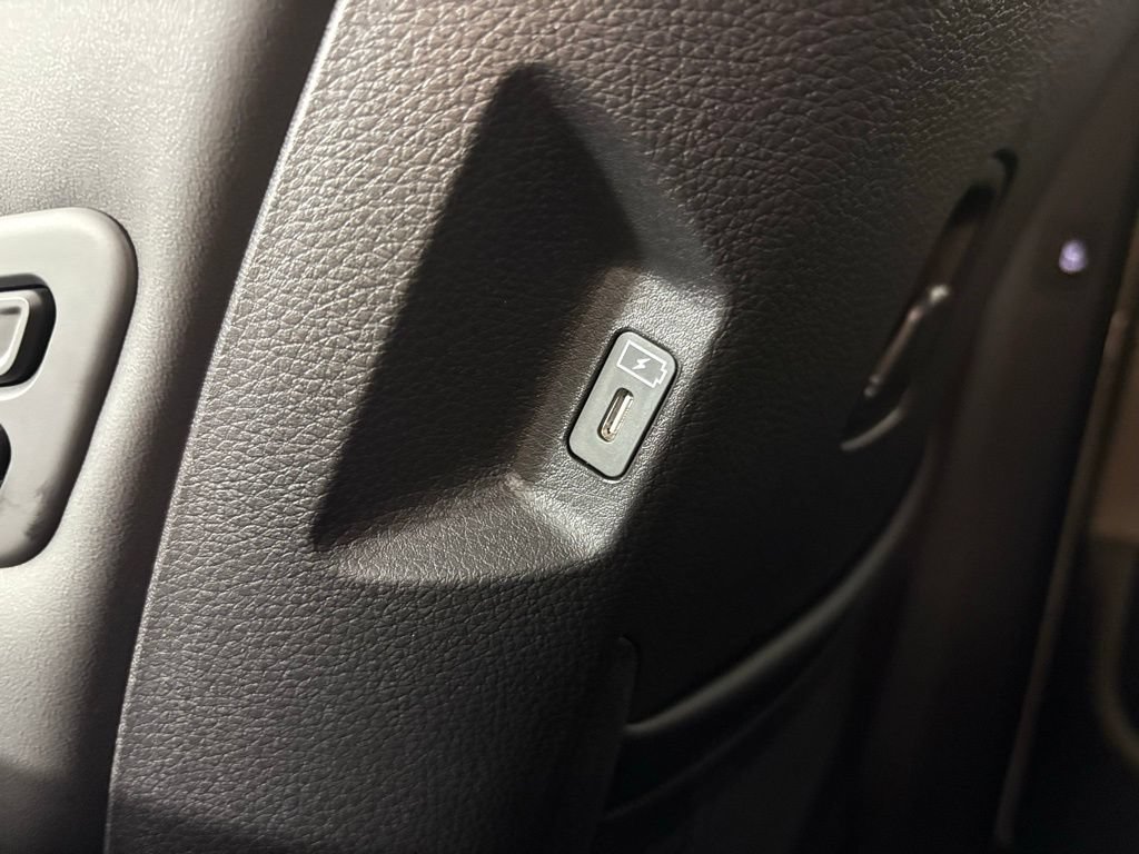 New 2026 Kia Carnival EX FWD image 36