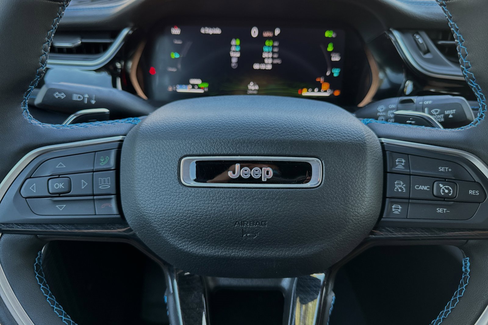 New 2023 Jeep Grand Cherokee Trailhawk w/ Advanced Protech Group II image 23