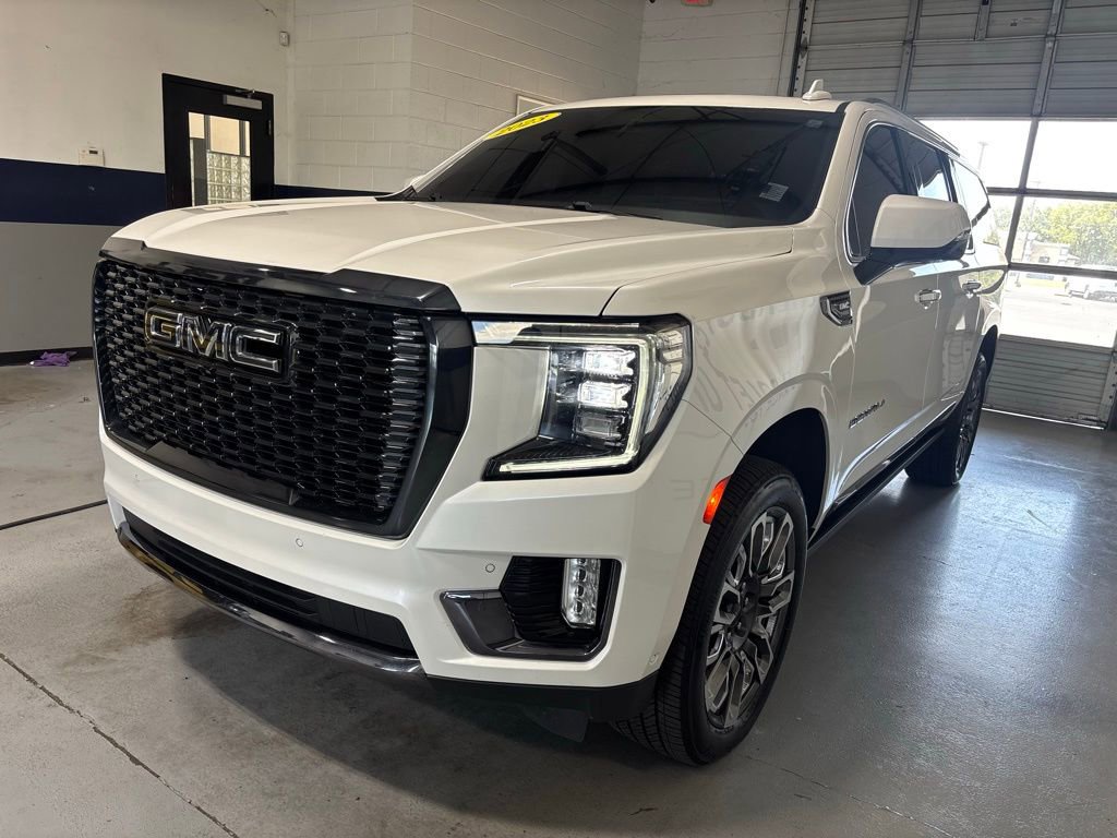 Used 2023 GMC Yukon XL Denali Ultimate image 40