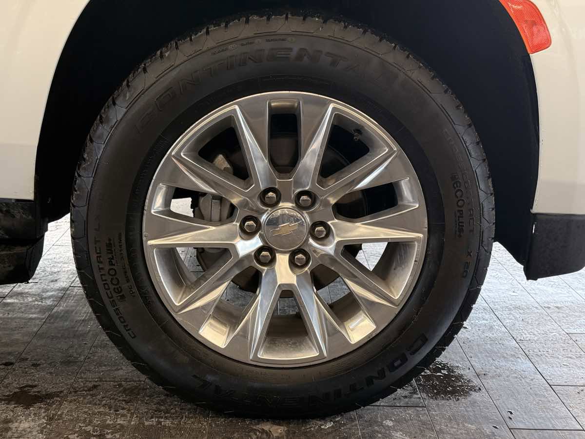 Used 2023 Chevrolet Suburban Premier image 42